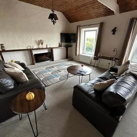 2 Bed-Sleeps 4-Sea View-Pet Friendly-Parking Apartment Llanelli Exterior photo